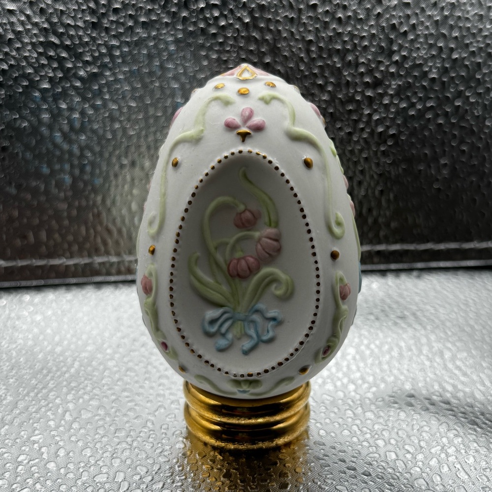 Pretty white egg with flowers details collection decor